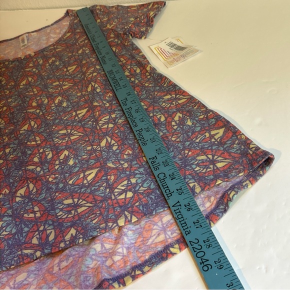 LuLaRoe NWT Multi Colored Short Sleeve Classic T Size Small - Picture 8 of 9